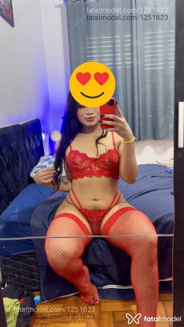 Acompanhante mulher trans morena (o) de olhos castanhos - Nina Sarah