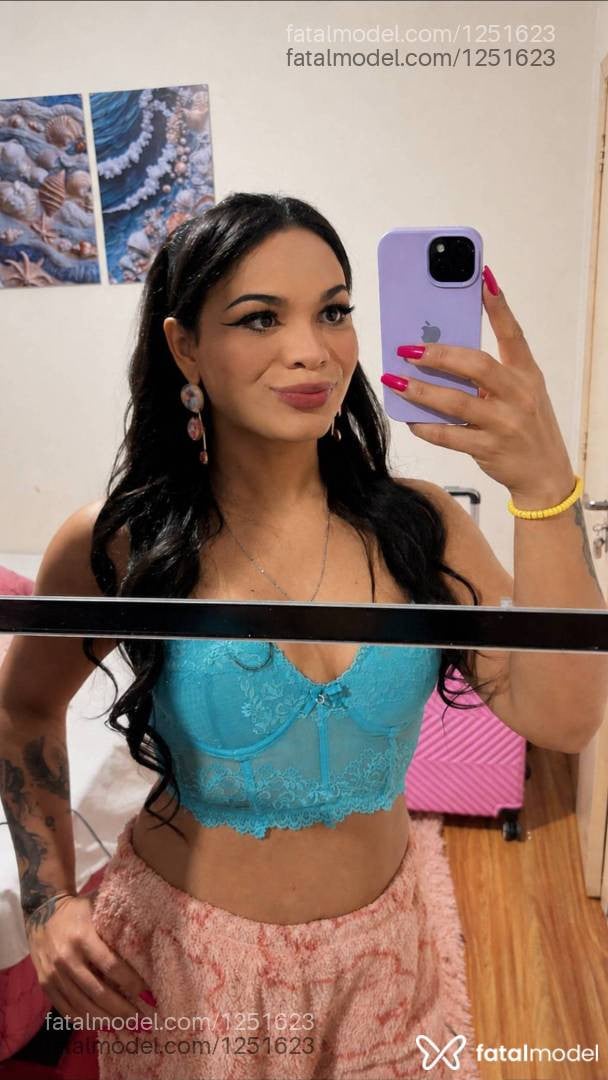 Acompanhante mulher trans morena (o) de olhos castanhos em Campos Novos - Nina Sarah