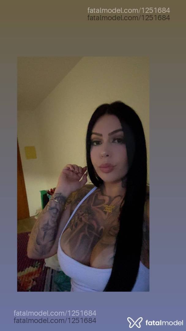 Acompanhante mulher morena (o) de olhos castanhos - Bruna