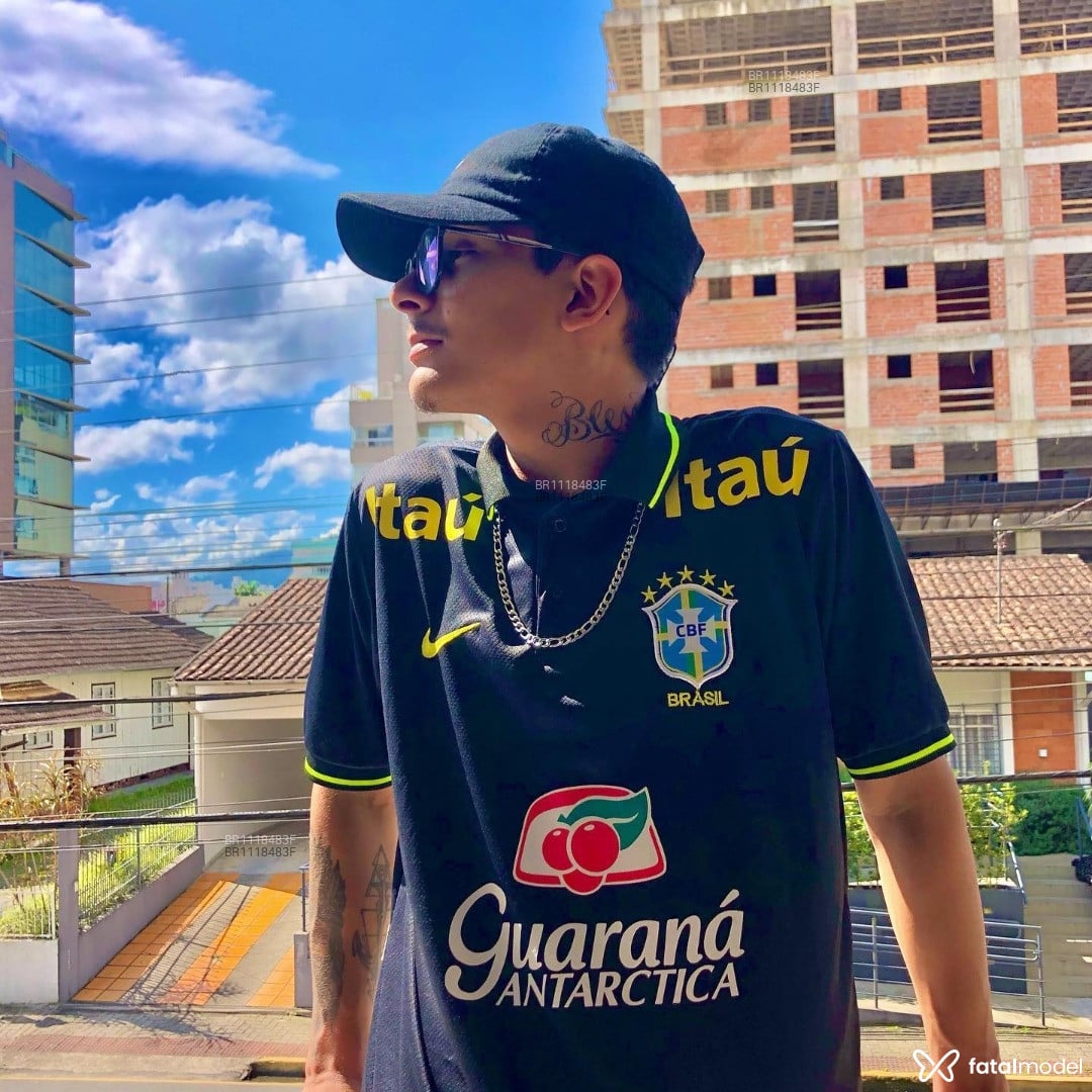 Acompanhante homem morena (o) de olhos castanhos em Jaraguá do Sul - Gustavo Berti