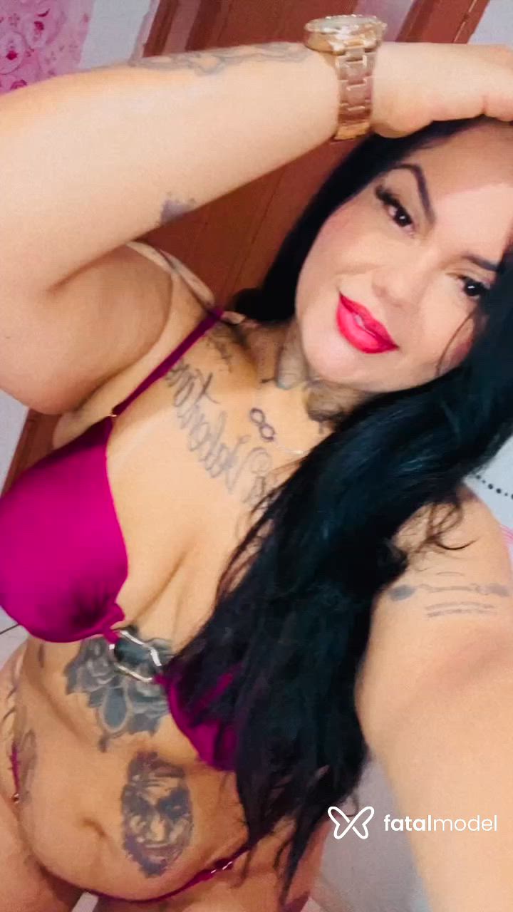 Acompanhante mulher com cabelo castanho de olhos castanhos - Emanuely
