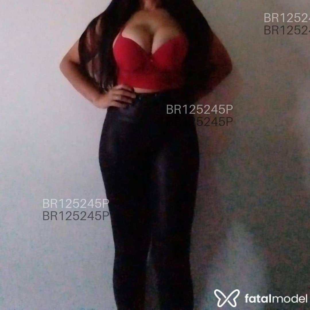 Acompanhante mulher com cabelo castanho de olhos castanhos em Extrema - Pat