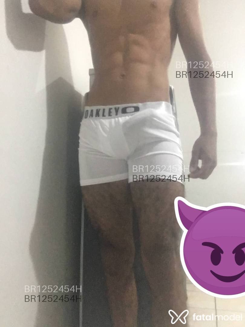 Acompanhante homem morena (o) de olhos castanhos em Macaé - Santiago cortez