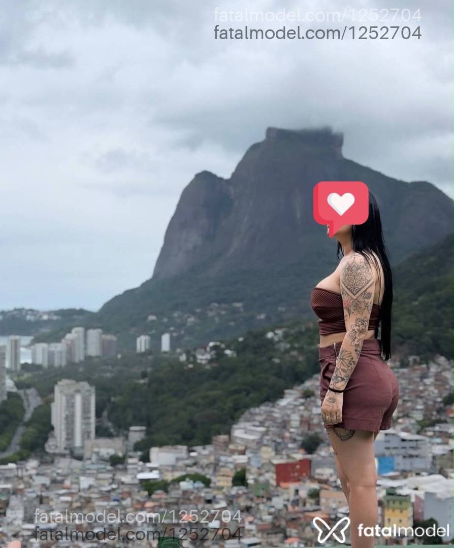 Acompanhante mulher morena (o) de olhos castanhos - Laura