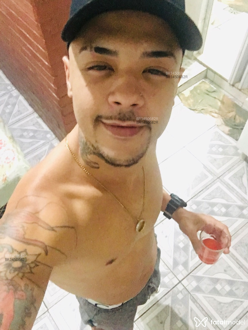 Acompanhante homem com cabelo castanho de olhos castanhos em Rio das Ostras - Denis Copacabana