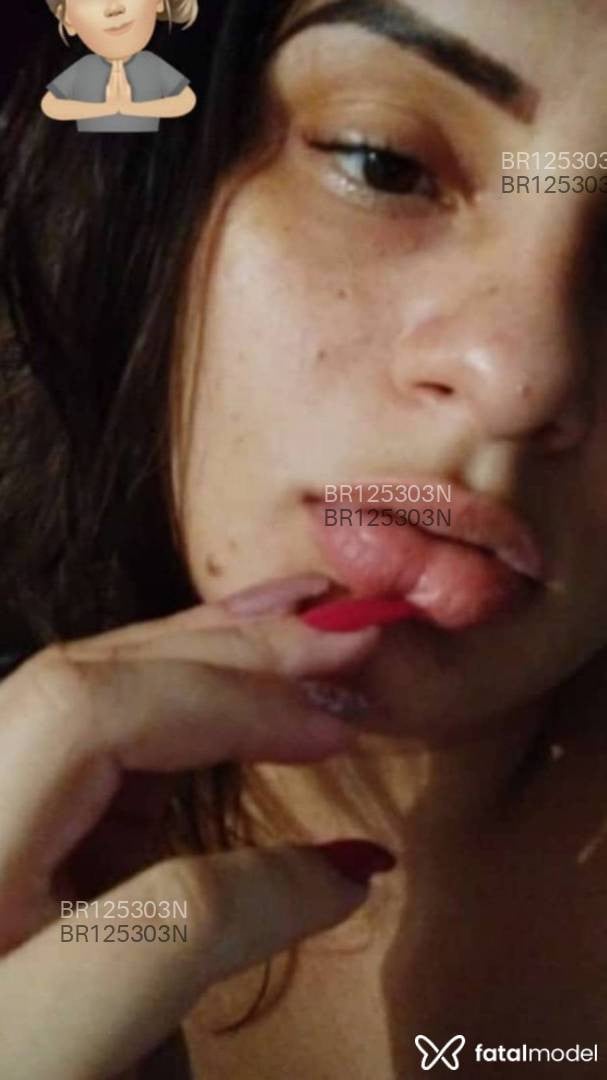 Acompanhante mulher com cabelo castanho de olhos castanhos - Paolla Acompanhante mulher com cabelo castanho de olhos castanhos - Paolla