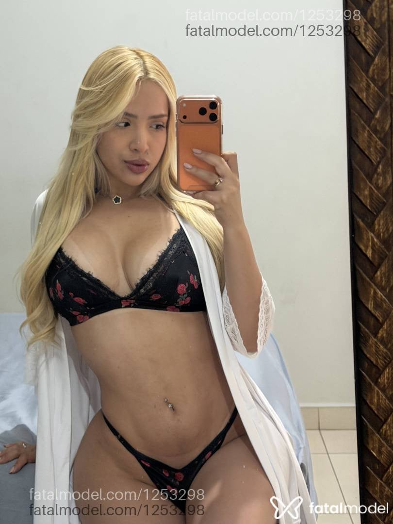 Acompanhante mulher loira (o) de olhos castanhos em Poços de Caldas - Valenttina Torres