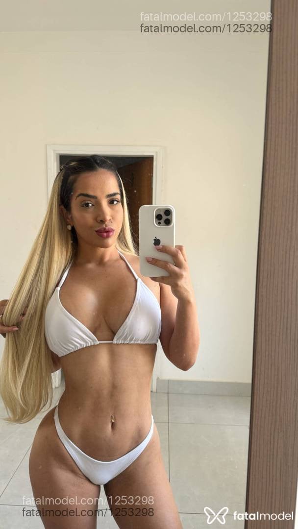 Acompanhante mulher loira (o) de olhos castanhos em São João da Boa Vista - Valenttina Torres