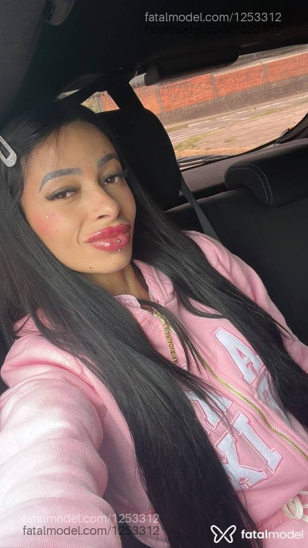 Acompanhante mulher com cabelo castanho de olhos castanhos em Novo Hamburgo - Amanda Santos