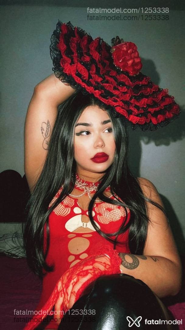 Acompanhante mulher trans morena (o) de olhos castanhos - Isis portela