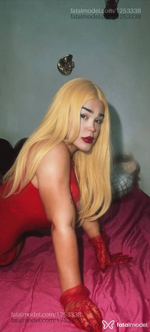 Acompanhante mulher trans morena (o) de olhos castanhos - Isis portela