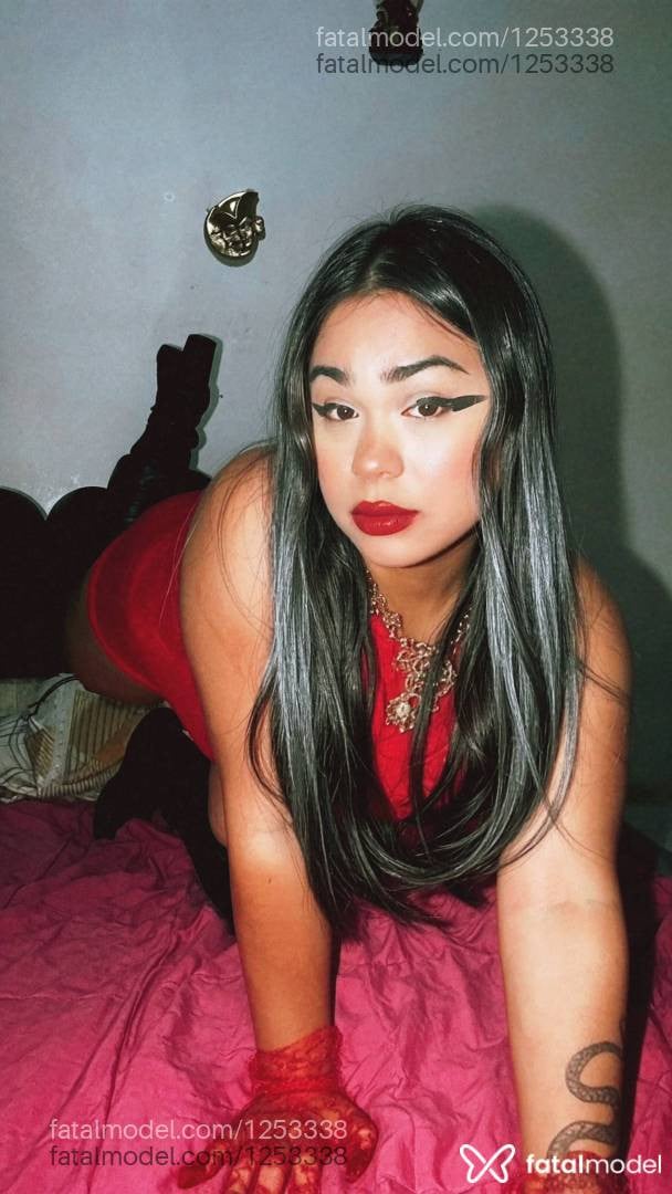 Acompanhante mulher trans morena (o) de olhos castanhos - Isis portela