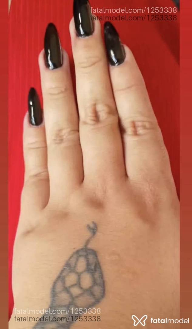 Acompanhante mulher trans morena (o) de olhos castanhos - Isis portela