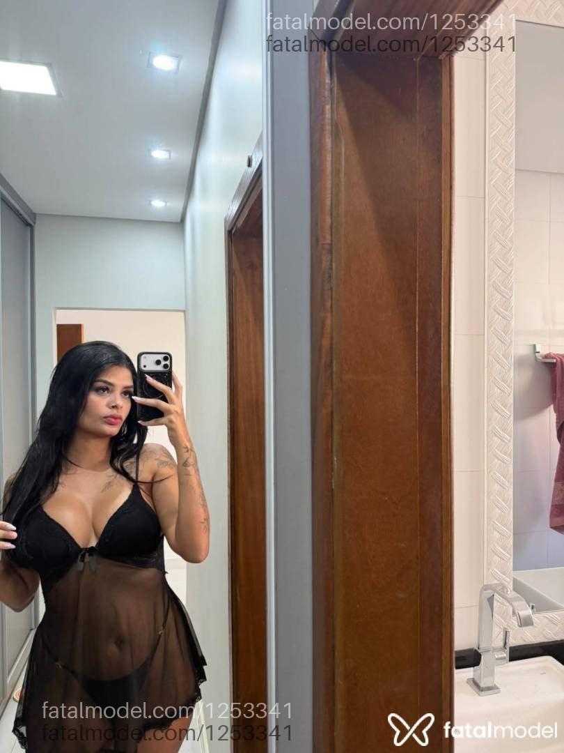 Acompanhante mulher com cabelo castanho de olhos castanhos - Alanis