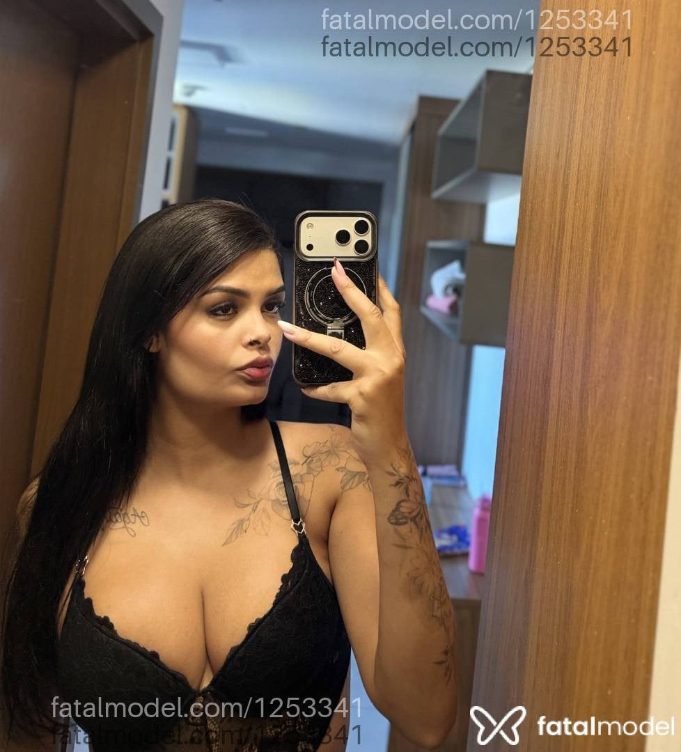 Acompanhante mulher com cabelo castanho de olhos castanhos - Alanis