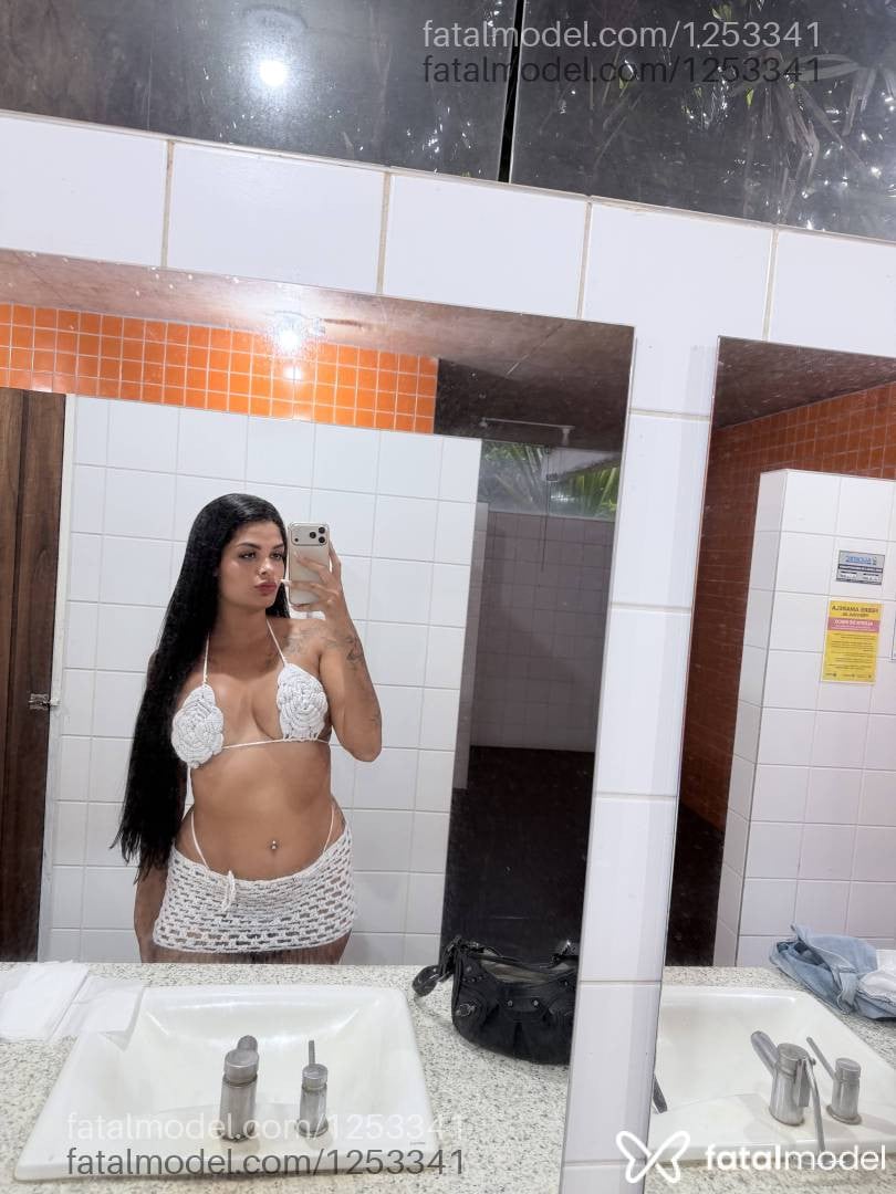 Acompanhante mulher com cabelo castanho de olhos castanhos - Alanis
