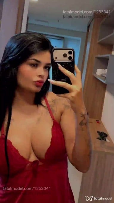 Acompanhante mulher com cabelo castanho de olhos castanhos em Bauru Acompanhante mulher com cabelo castanho de olhos castanhos em Bauru - Alanis