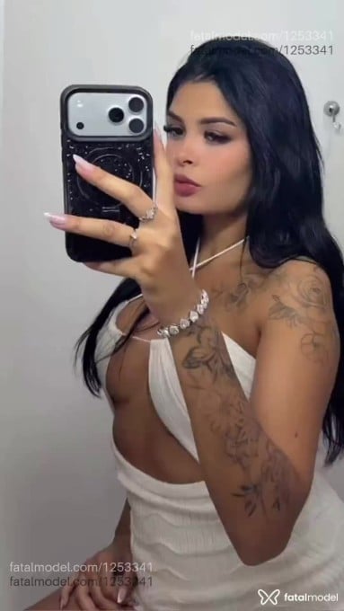 Acompanhante mulher com cabelo castanho de olhos castanhos em Bauru Acompanhante mulher com cabelo castanho de olhos castanhos em Bauru - Alanis