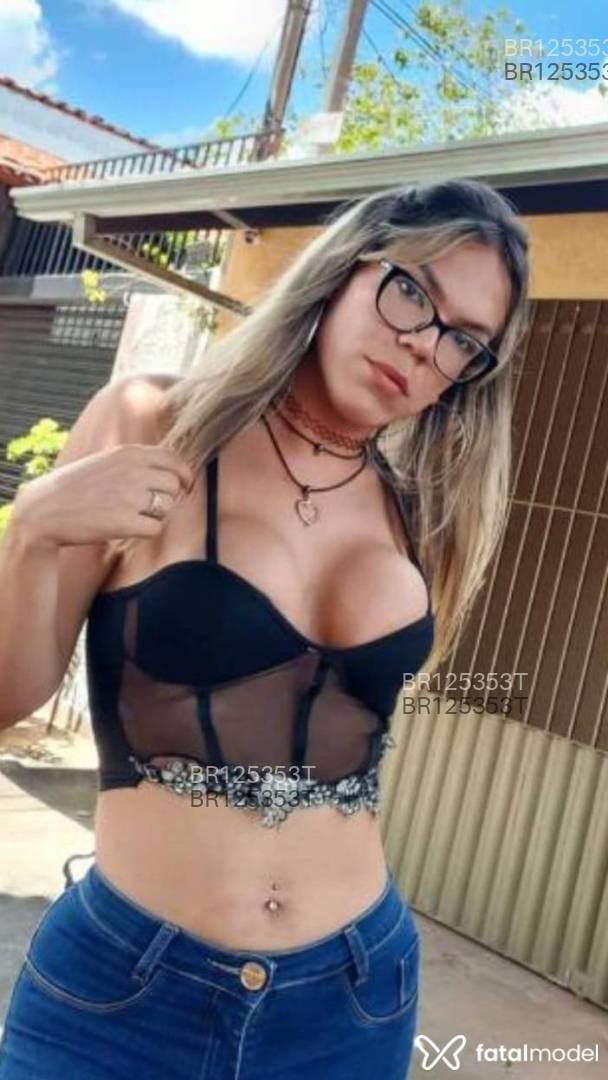 Acompanhante travesti loira (o) de olhos castanhos em Goiânia Acompanhante travesti loira (o) de olhos castanhos em Goiânia - Lara Vaz