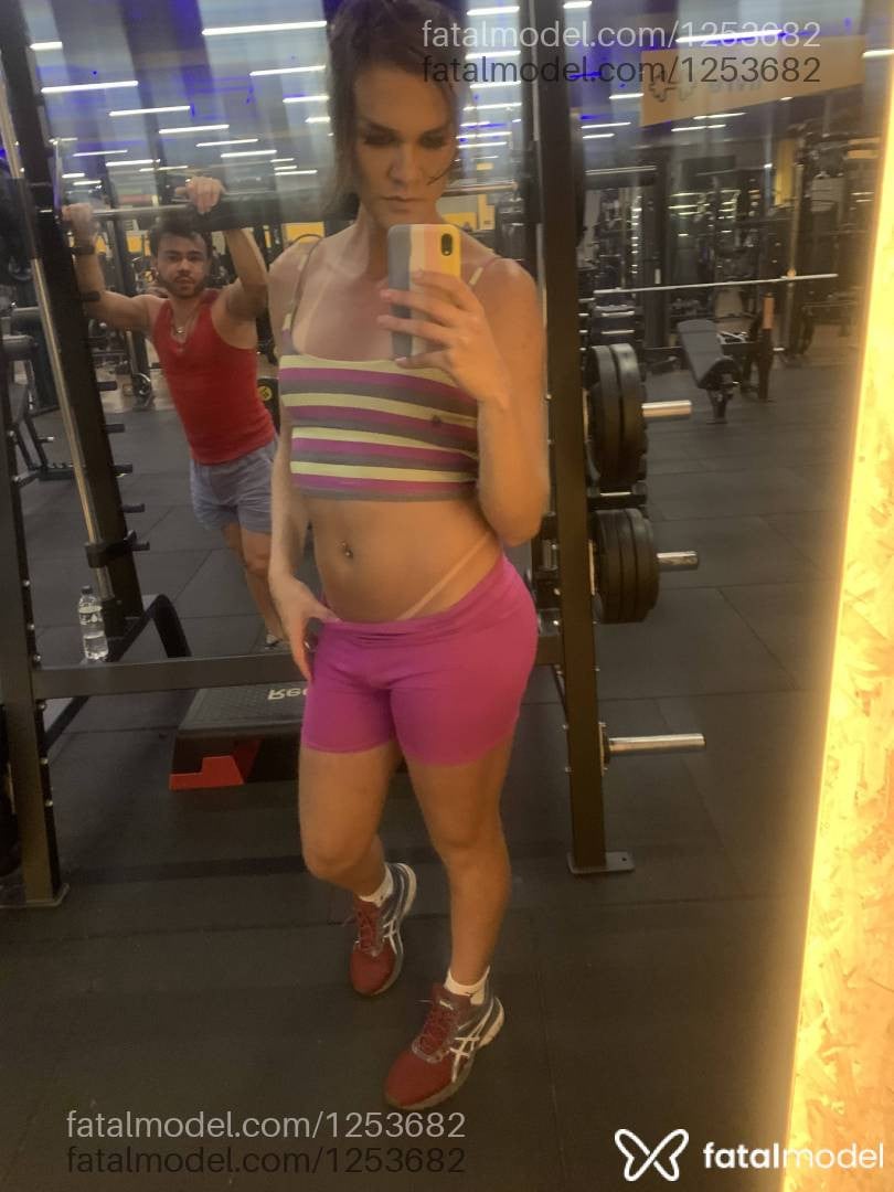 Acompanhante mulher trans loira (o) de olhos castanhos em Uberlândia Acompanhante mulher trans loira (o) de olhos castanhos em Uberlândia - Antonela Hils