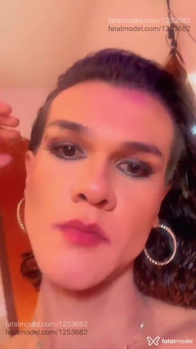 Acompanhante mulher trans loira (o) de olhos castanhos em Uberlândia - Antonela Hils