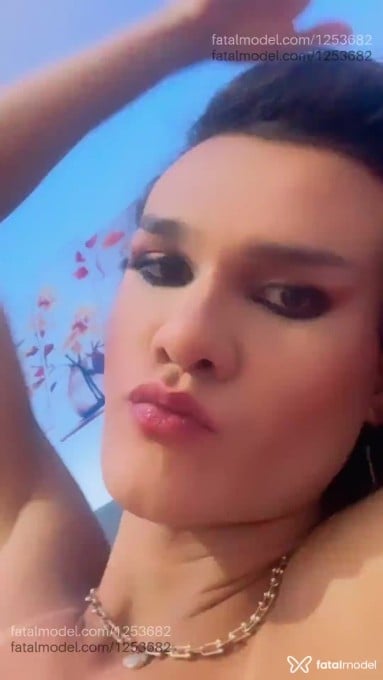 Acompanhante mulher trans loira (o) de olhos castanhos em Uberlândia - Antonela Hils
