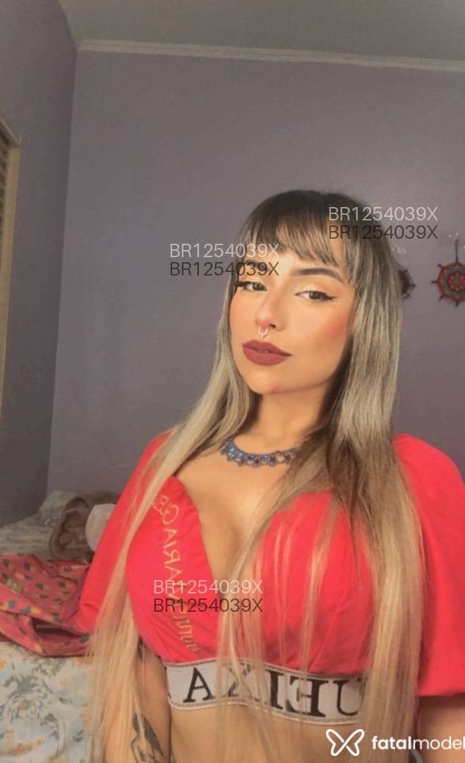 Acompanhante mulher loira (o) de olhos castanhos em Londrina - Jade Magalhães