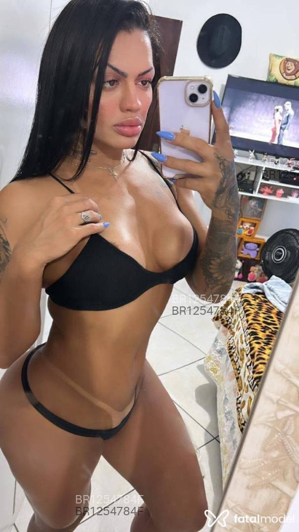 Acompanhante mulher trans morena (o) de olhos castanhos em São José Acompanhante mulher trans morena (o) de olhos castanhos em São José - Brenda luz