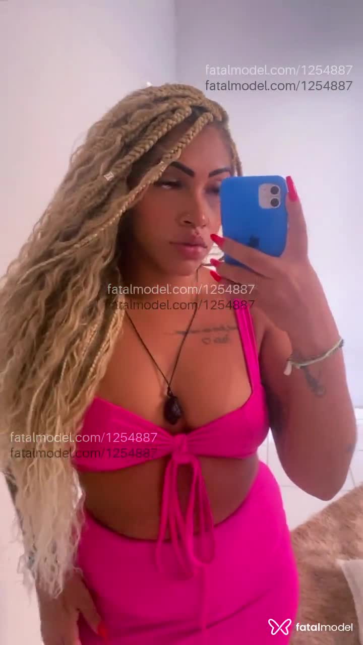 Acompanhante mulher com cabelo castanho de olhos mel em Baixo Guandu - MONIQUE