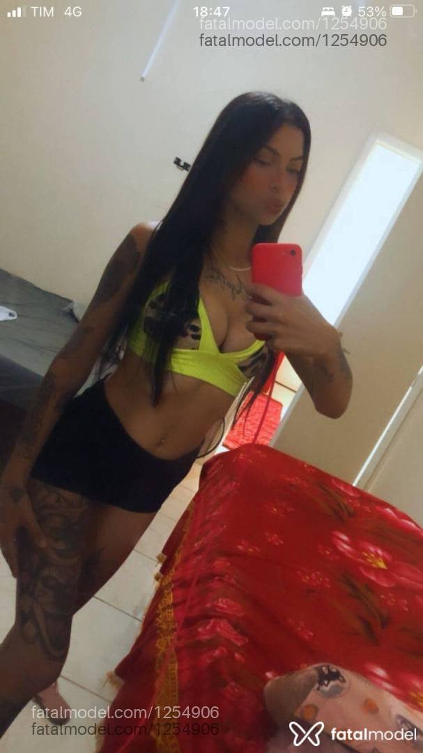 Acompanhante mulher com cabelo castanho de olhos castanhos - Jessika