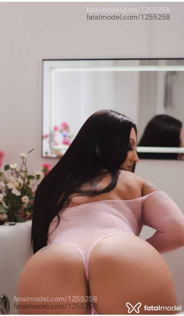 Acompanhante mulher morena (o) de olhos castanhos - NICOLLE LINS