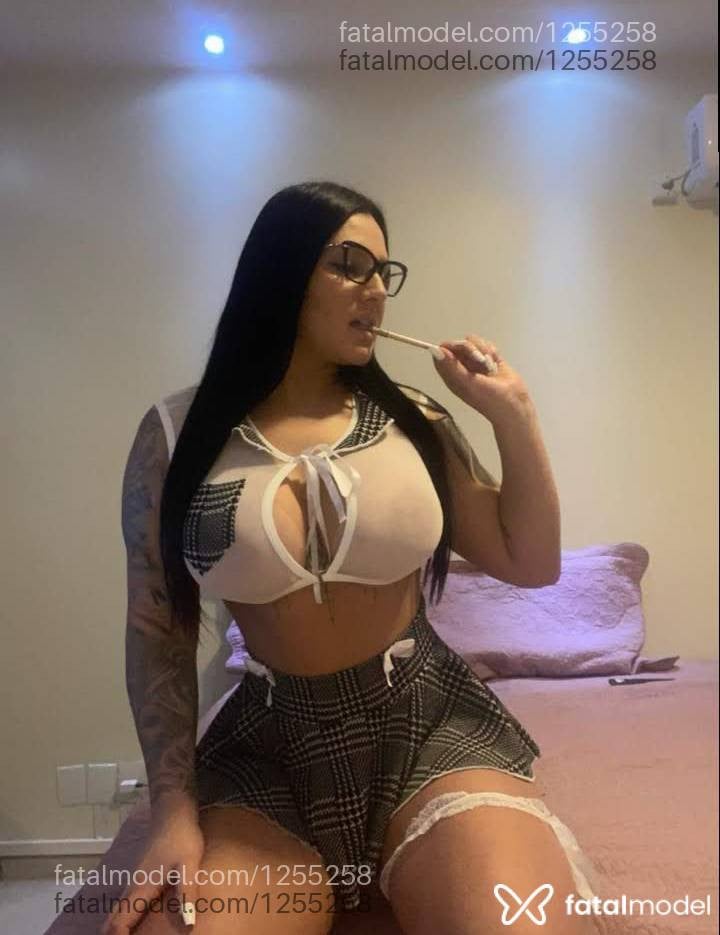 Acompanhante mulher morena (o) de olhos castanhos - NICOLLE LINS