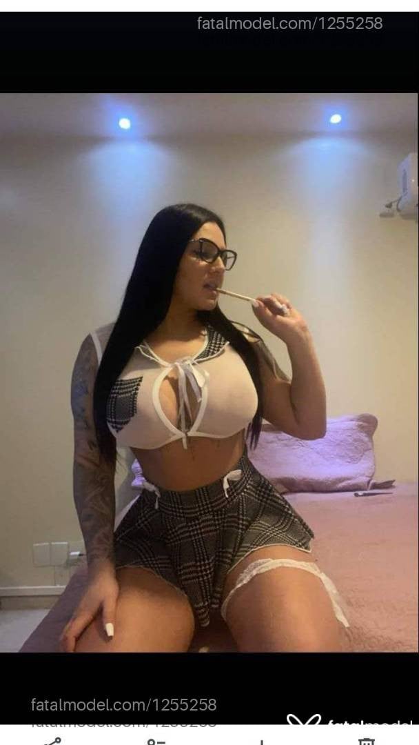 Acompanhante mulher morena (o) de olhos castanhos - NICOLLE LINS
