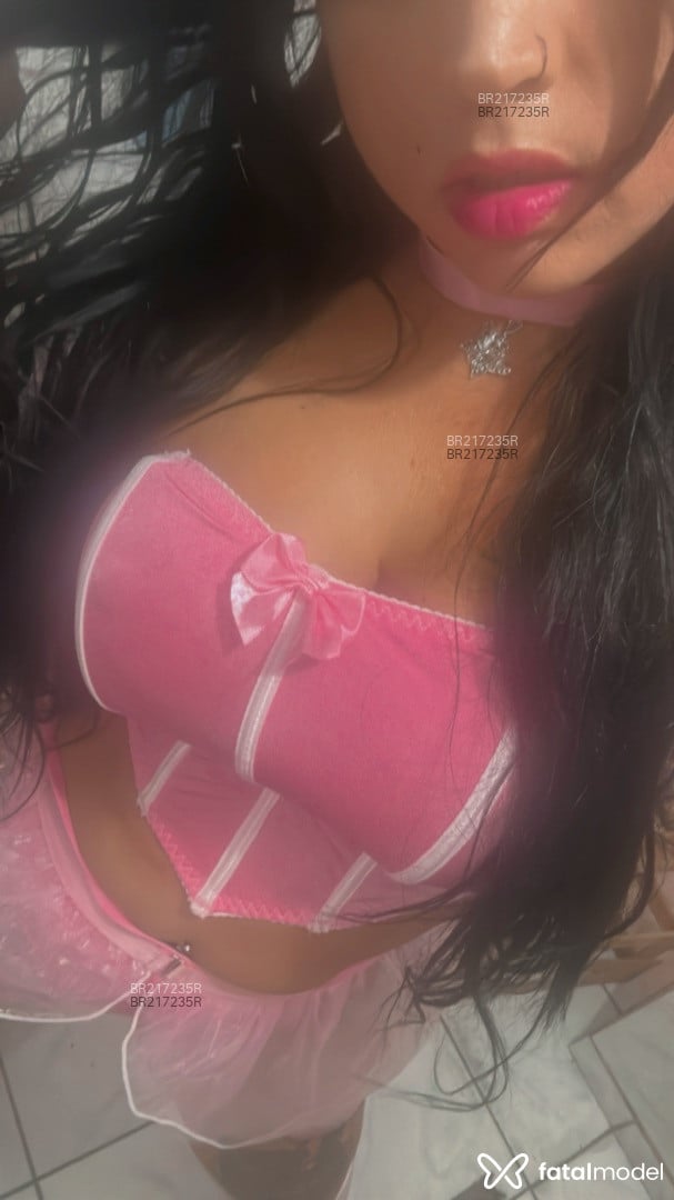 Acompanhante mulher com cabelo castanho de olhos castanhos em Linhares Acompanhante mulher com cabelo castanho de olhos castanhos em Linhares - Penélope
