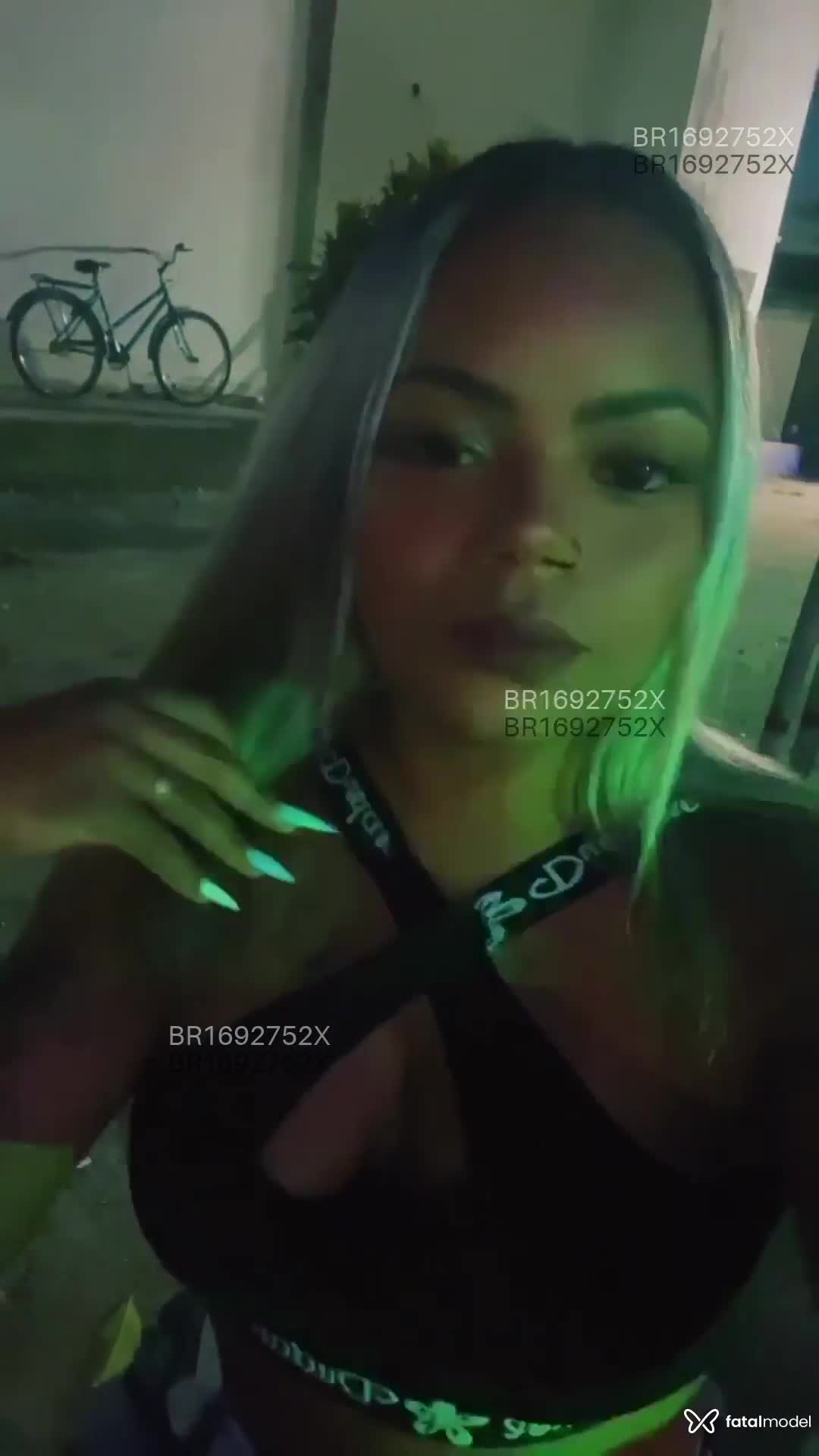 Acompanhante mulher loira (o) de olhos castanhos em Virtual - Raquel