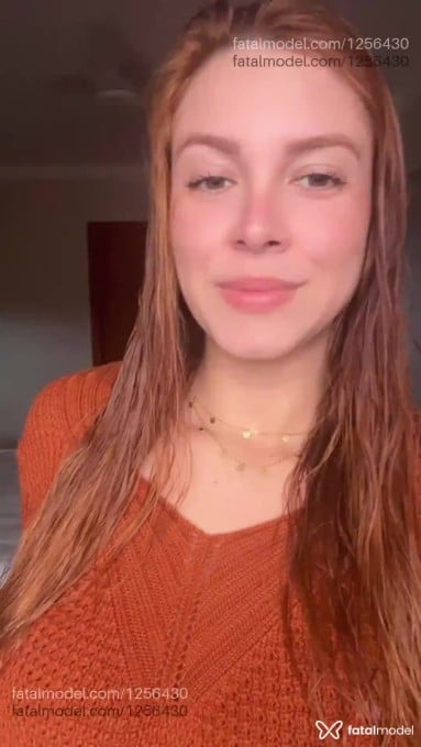 Acompanhante mulher ruiva (o) de olhos mel em Porto Alegre Acompanhante mulher ruiva (o) de olhos mel em Porto Alegre - Pati Ruiva