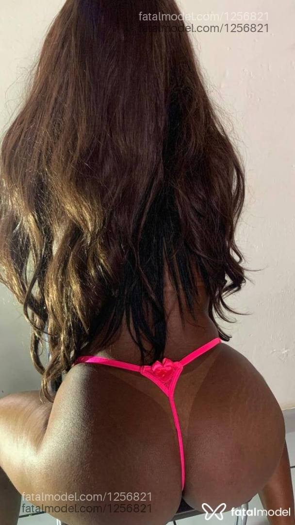 Acompanhante mulher morena (o) de olhos castanhos em Feira de Santana - Morena