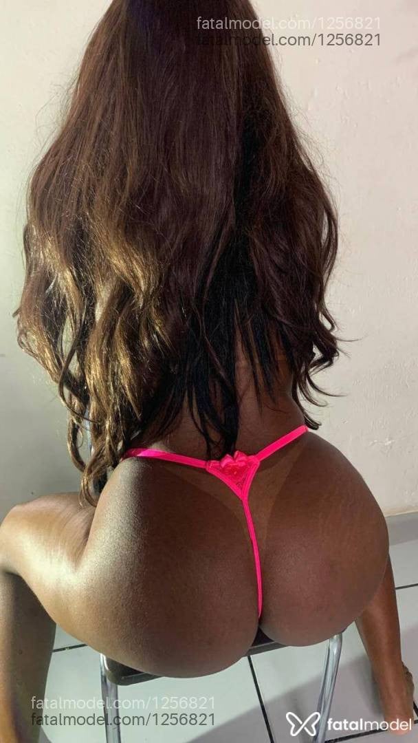 Acompanhante mulher morena (o) de olhos castanhos - Morena
