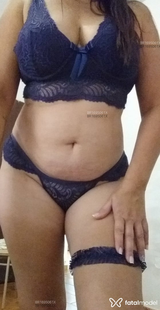 Acompanhante mulher com cabelo castanho de olhos castanhos - Bianca