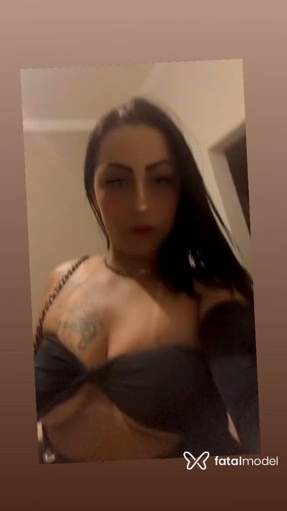 Acompanhante mulher morena (o) de olhos verdes - Miilly