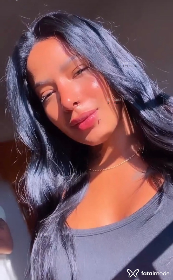 Acompanhante mulher morena (o) de olhos castanhos - Gaby Louise Acompanhante mulher morena (o) de olhos castanhos - Gaby Louise