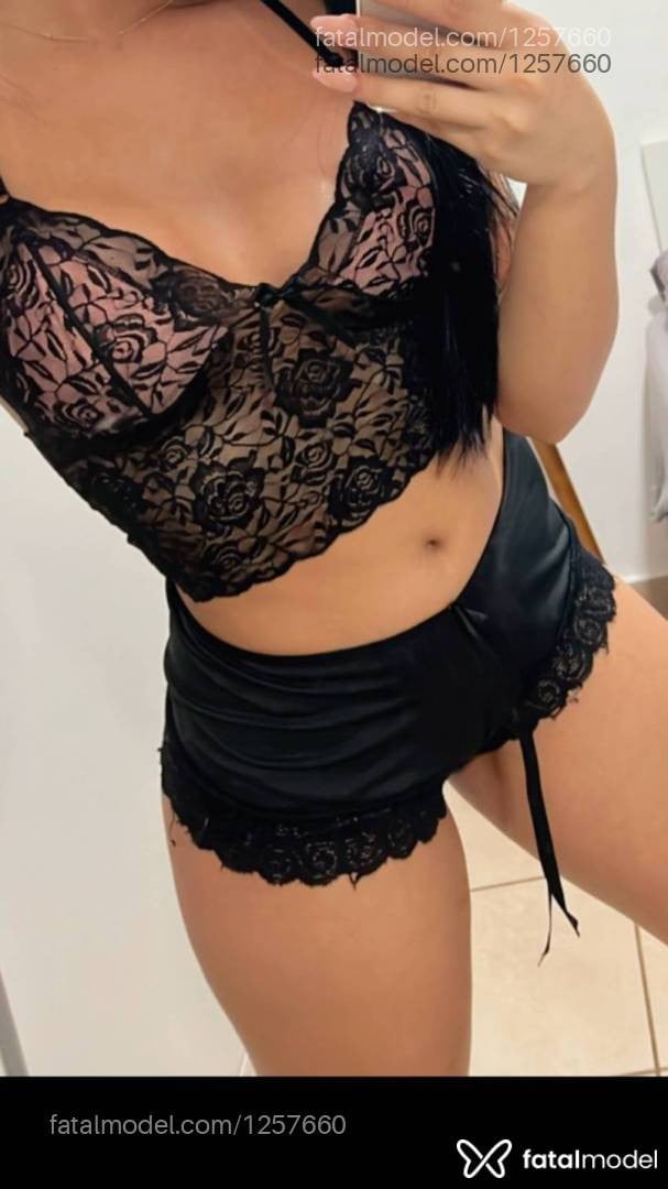 Acompanhante mulher com cabelo castanho de olhos castanhos - Paola