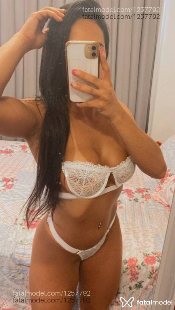 Acompanhante mulher com cabelo castanho de olhos castanhos - Ludmila