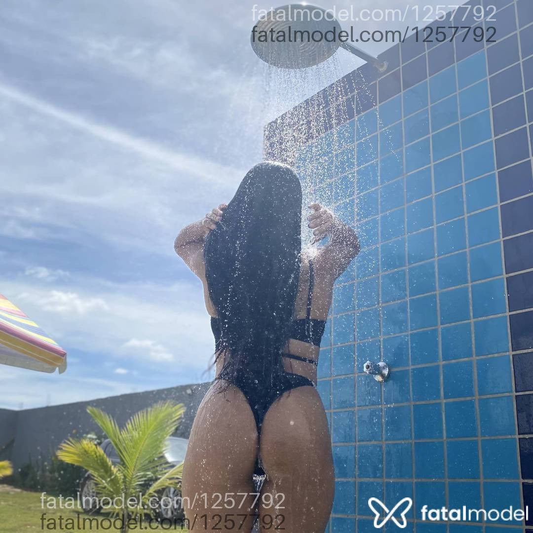 Acompanhante mulher com cabelo castanho de olhos castanhos - Ludmila