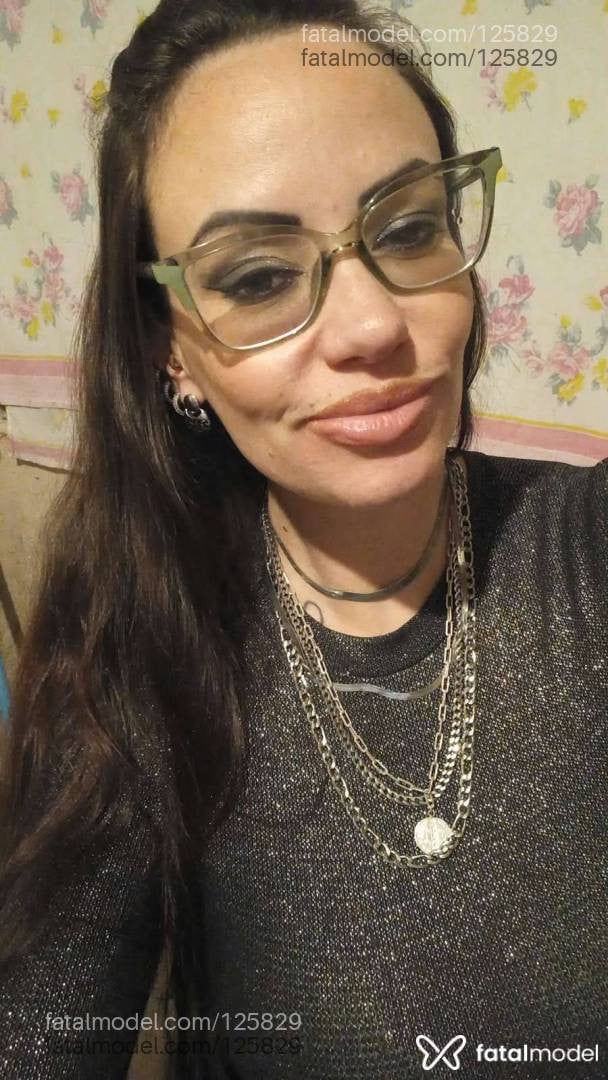 Acompanhante mulher morena (o) de olhos mel - Maria Bonnes