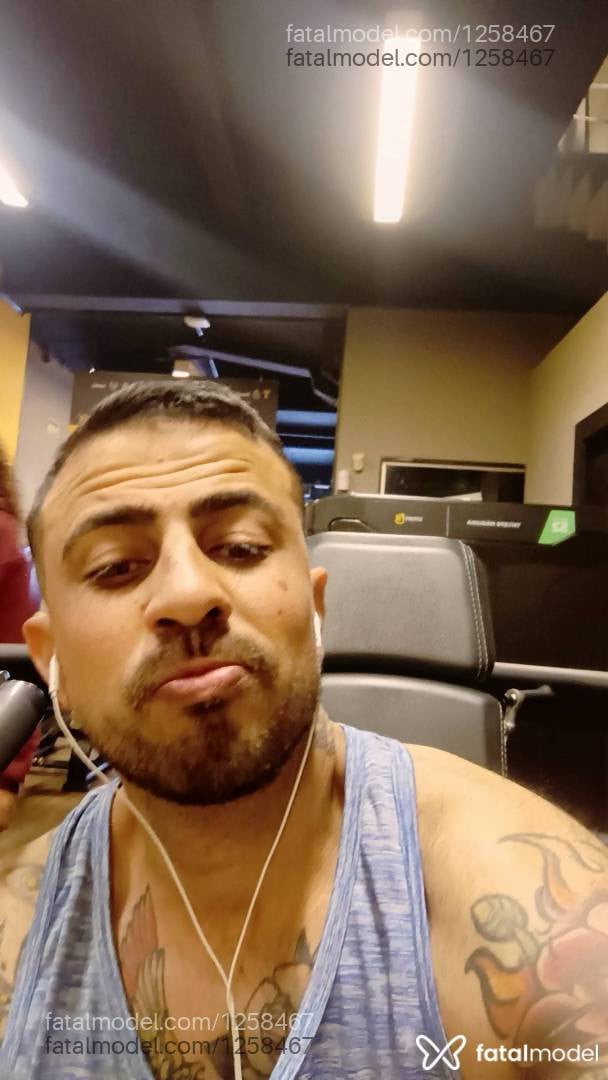 Acompanhante homem com cabelo castanho de olhos castanhos em Porto Alegre Acompanhante homem com cabelo castanho de olhos castanhos em Porto Alegre - MagicMike