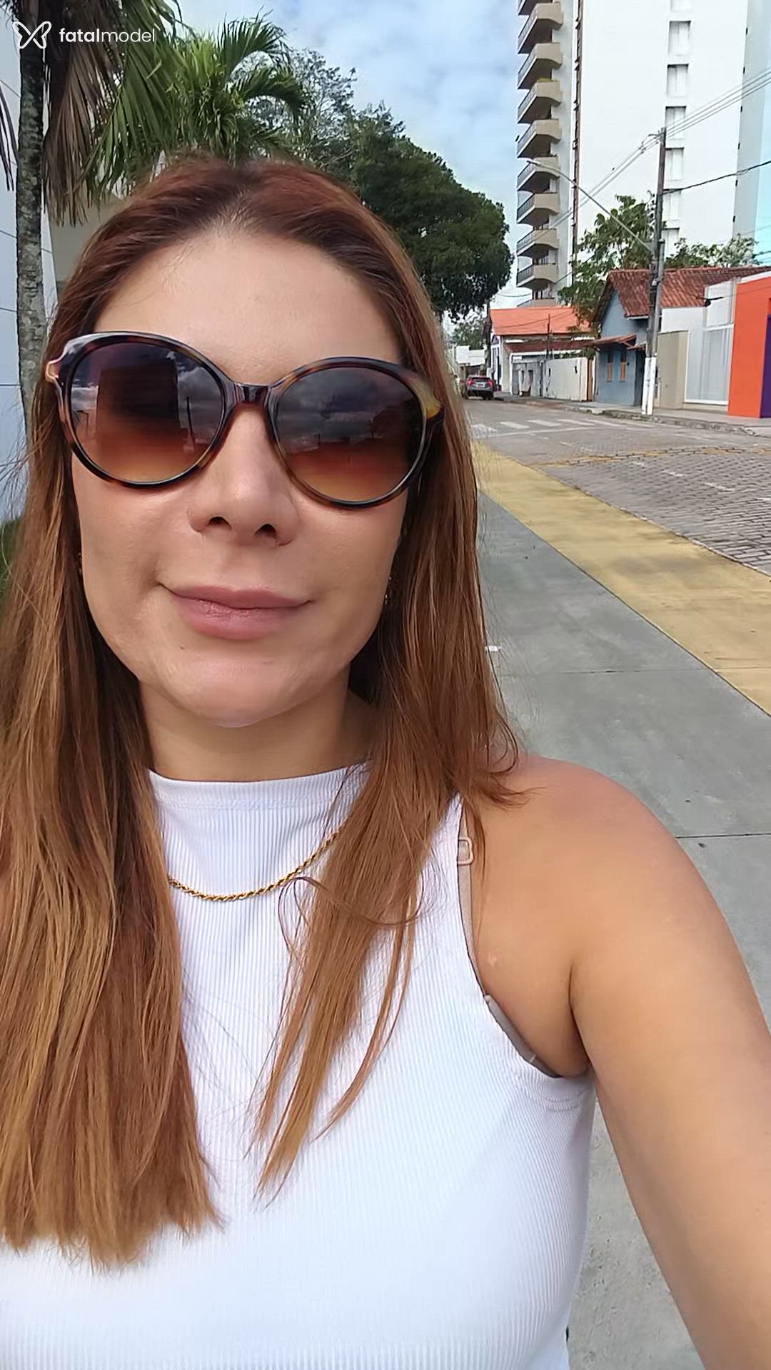 Acompanhante mulher com cabelo castanho de olhos castanhos - Geovana Oliver