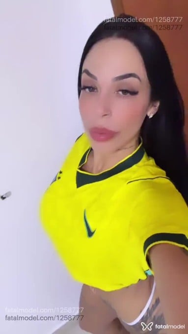 Acompanhante mulher morena (o) de olhos verdes - Fernanda