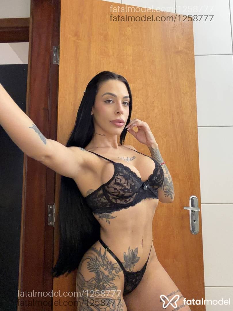 Acompanhante mulher morena (o) de olhos verdes - Fernanda