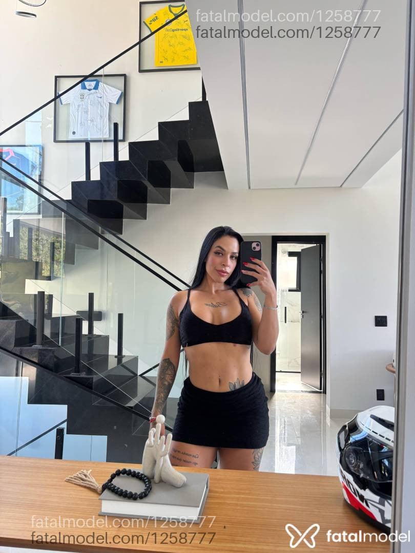 Acompanhante mulher morena (o) de olhos verdes - Fernanda